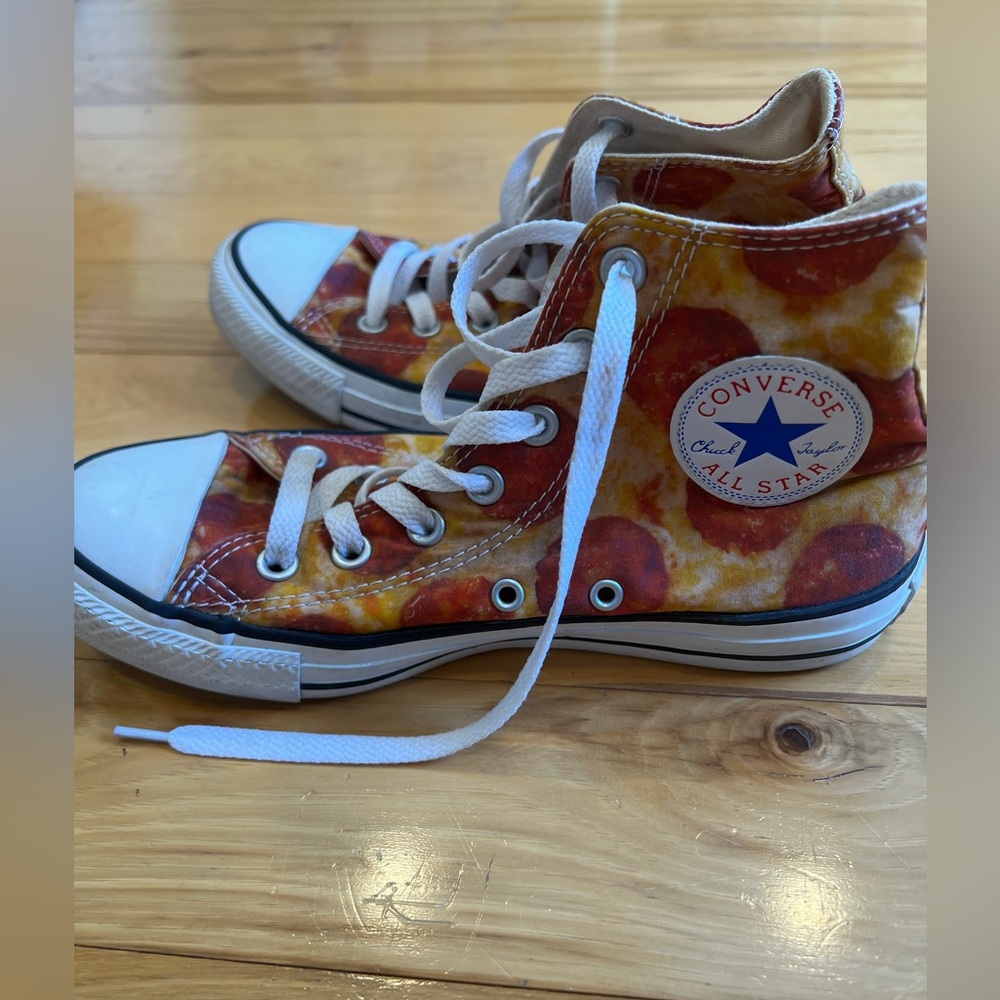 Like new- Converse pizza high tops